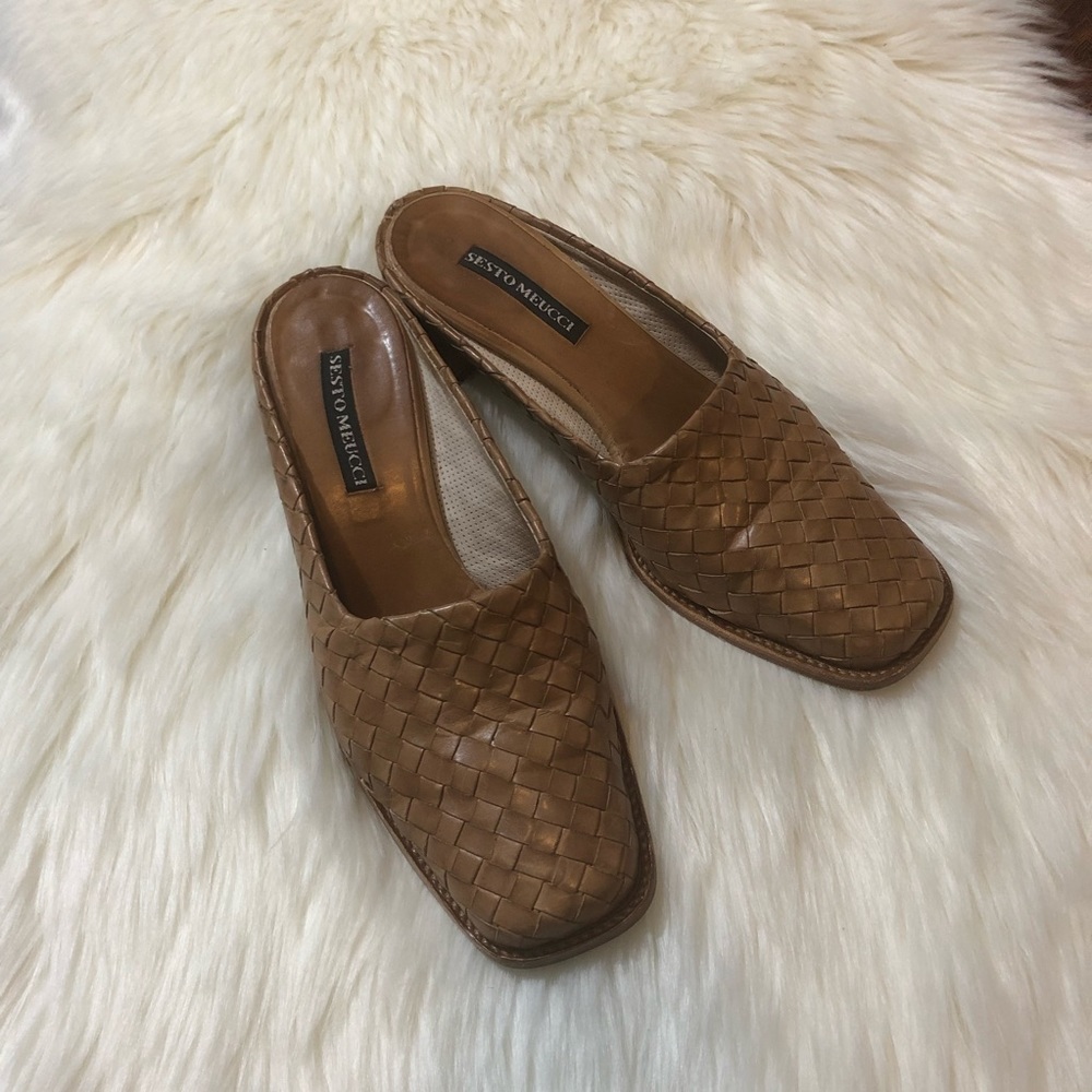 🌻SOLD🌻 Sesto Meucci tan leather woven sandals